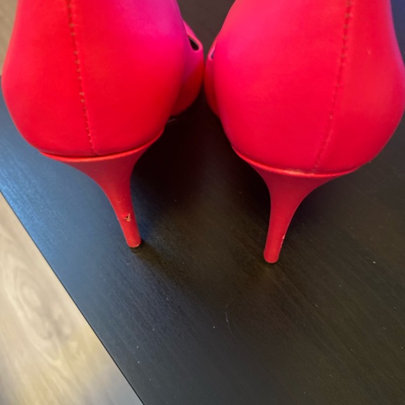 Michael kors hot pink heels - Picture 2 of 4